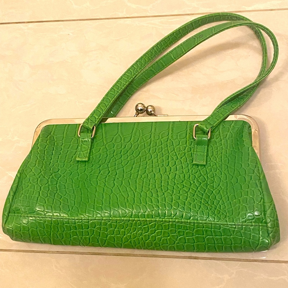 Green “alligator” clutch